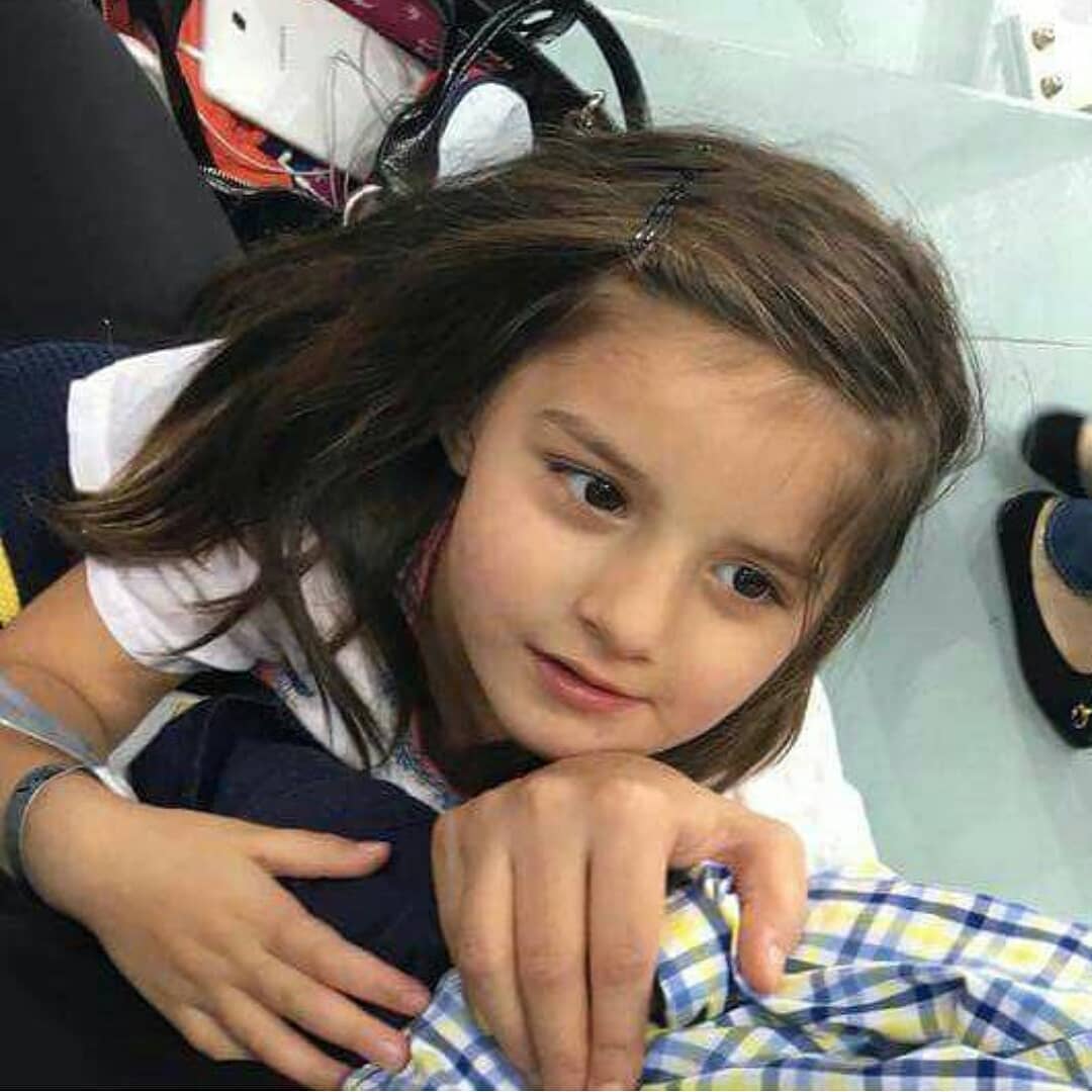 Shahid Afridi Wife Nadia - 10 Beautiful Family Pics