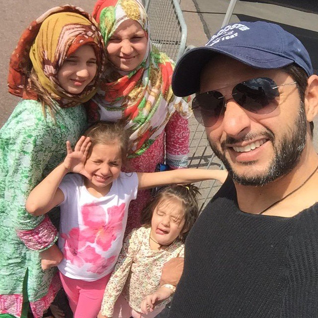 Shahid Afridi Wife Nadia - 10 Beautiful Family Pics