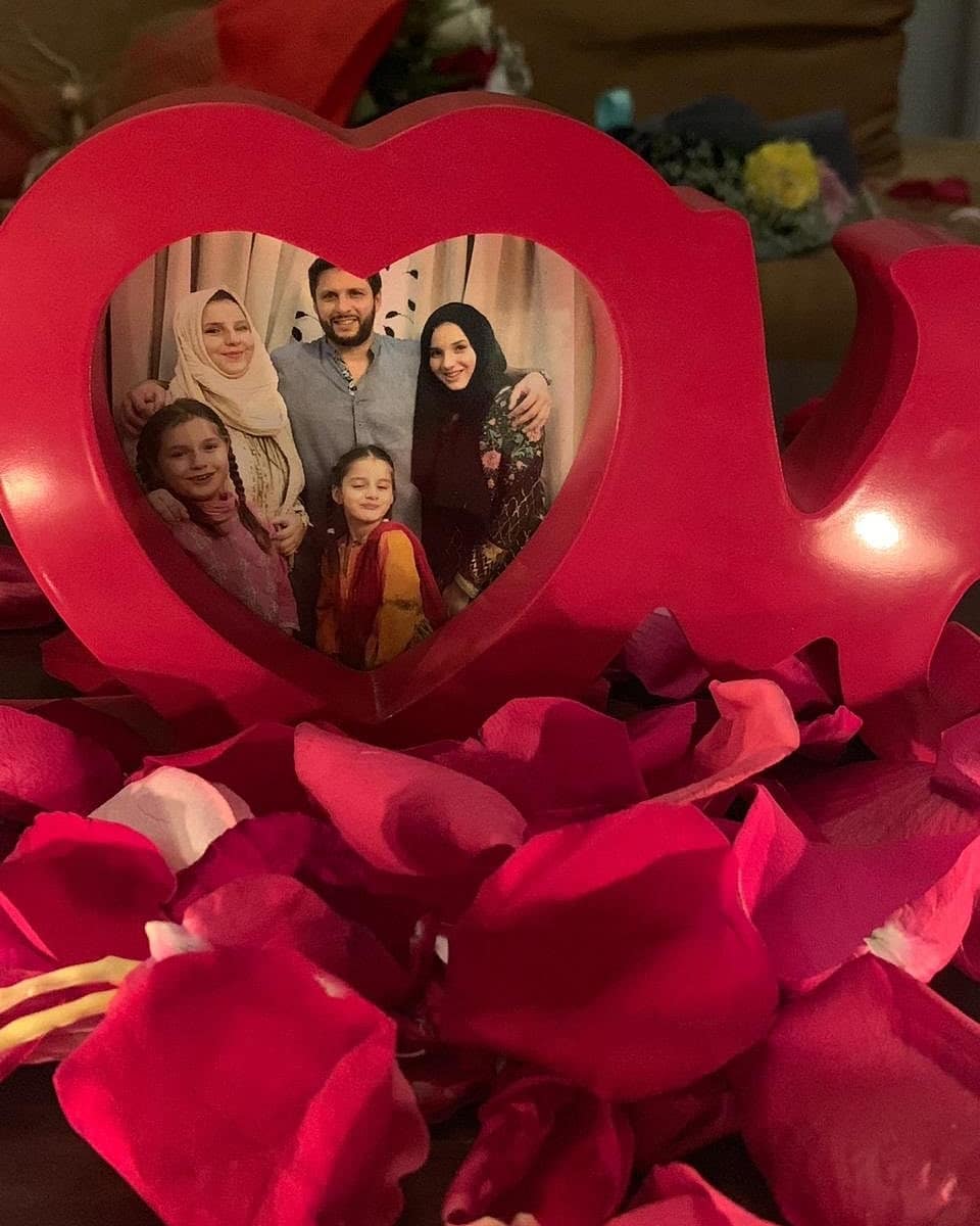 Shahid Afridi Wife Nadia - 10 Beautiful Family Pics