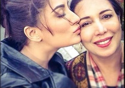 Mehwish Hayat Twinning With Her Mother