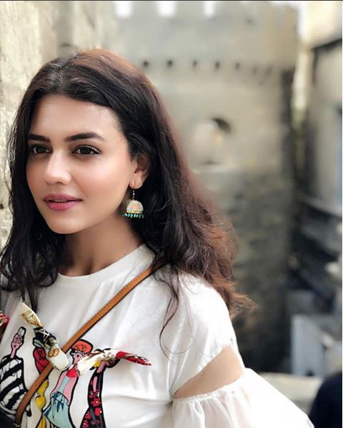 Zara Noor Abbas Is All Praises For Mahira Khan