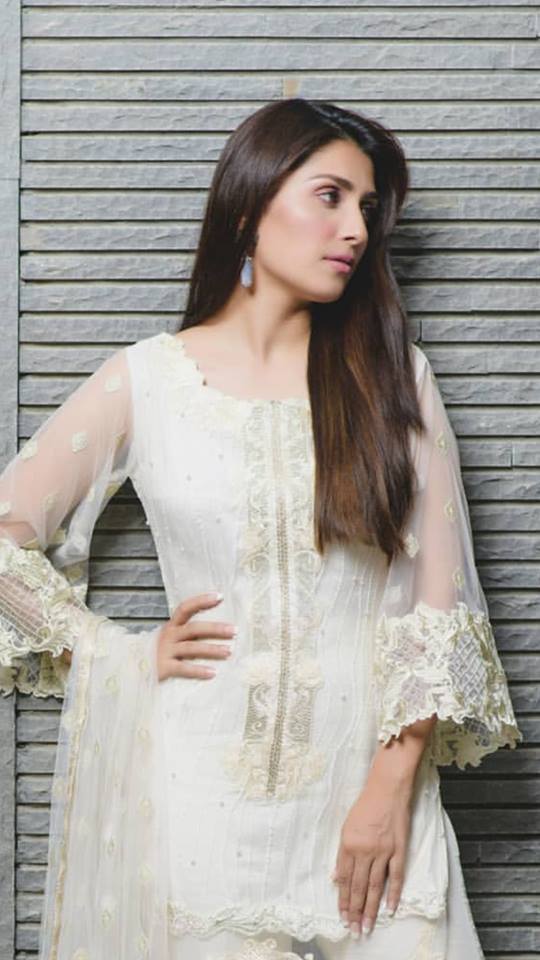 Ayeza Khan In White Defines What Beauty Is