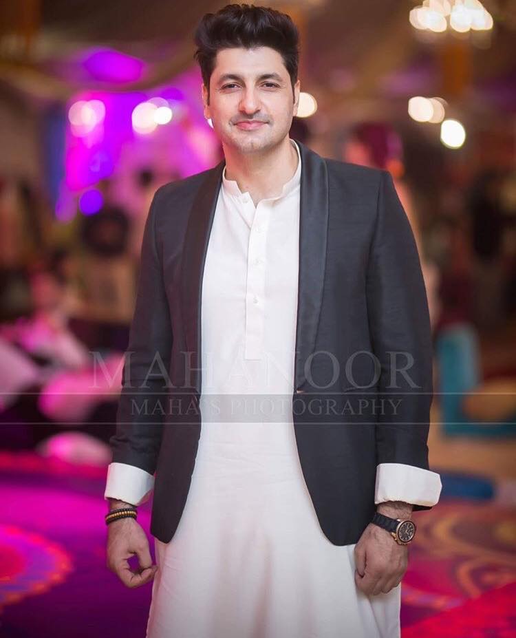 Celebrities At Aiman Khan's Mehndi Exclusive Pictures