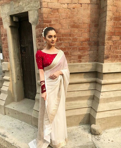 Neha Rajpoot Looks Ethereal In Saari