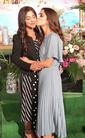 Maya Ali Is Very Close To Her Bother And Sister In Law
