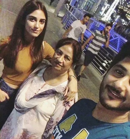 Maya Ali Is Very Close To Her Bother And Sister In Law