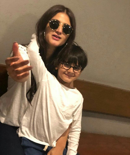 Hira Mani Is A Super Chill Mom