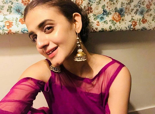 Hira Mani Is A Super Chill Mom