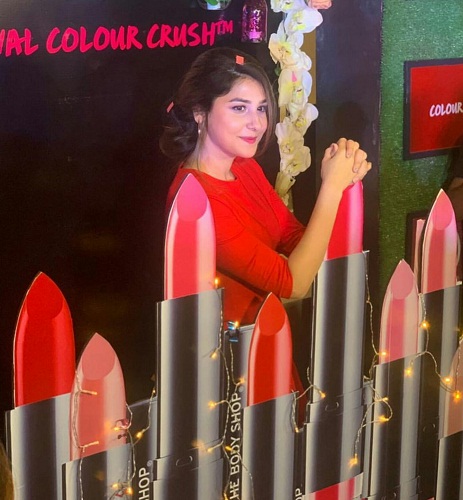 Hina Altaf Stuns In Red At A Recent Event