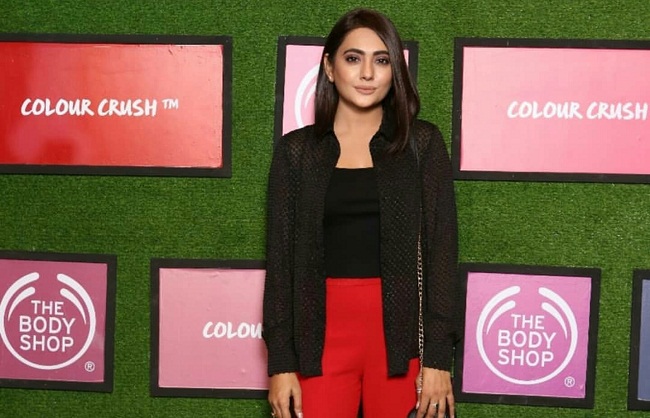 Hina Altaf Stuns In Red At A Recent Event