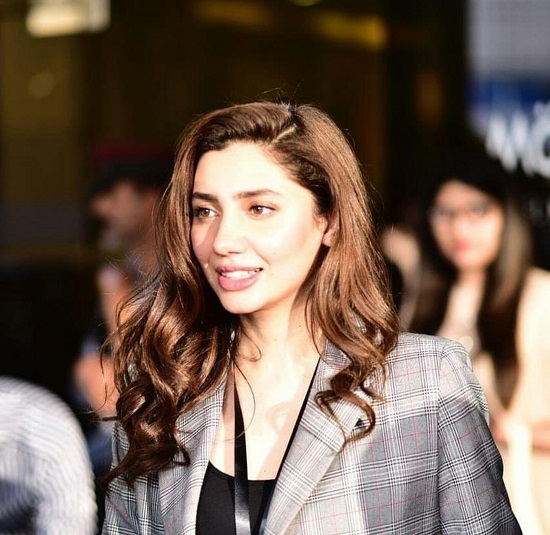 Mahira Khan Looks Stunning At An Event