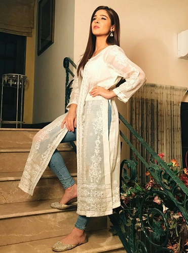 Ayesha Omar's Latest Style Statements