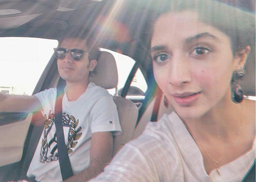 Mawra Hocane Enjoys With Her Family In Australia