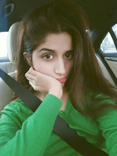 Mawra Hocane Enjoys With Her Family In Australia