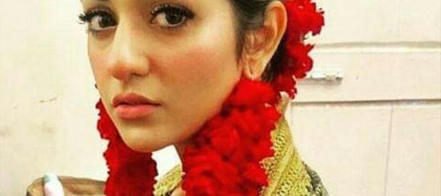 Sara Khan Looks Fabulous BTS Of A New Project