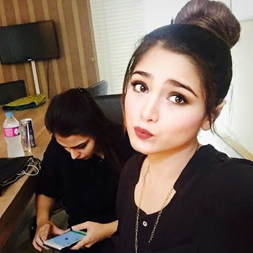 Aima Baig Spending Some Quality Time With Her Sister Komal Baig