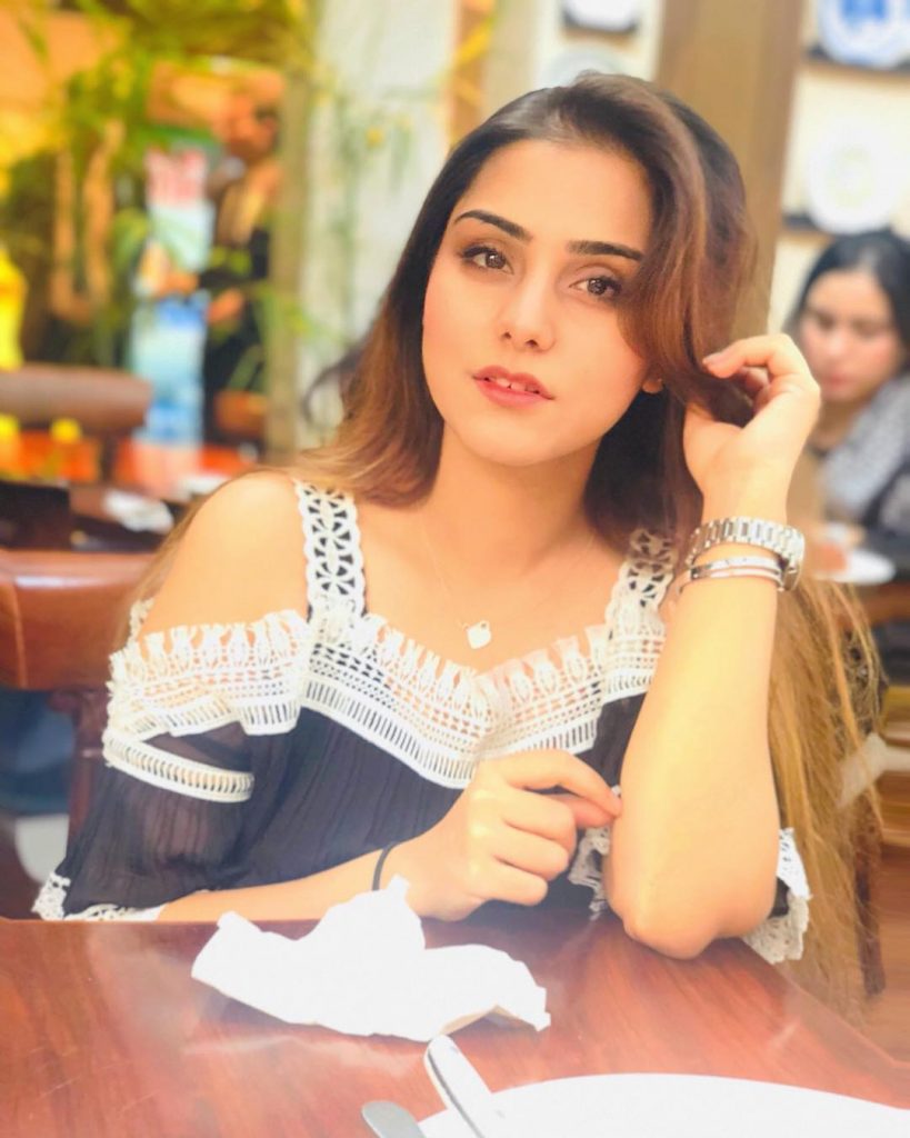 Aima Baig Spending Some Quality Time With Her Sister Komal Baig