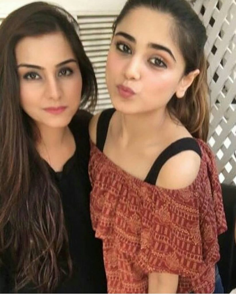 Aima Baig Spending Some Quality Time With Her Sister Komal Baig