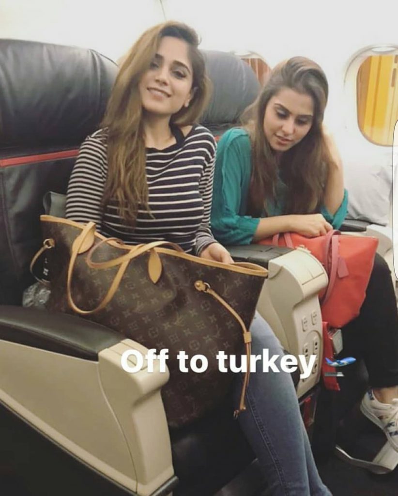 Aima Baig Spending Some Quality Time With Her Sister Komal Baig