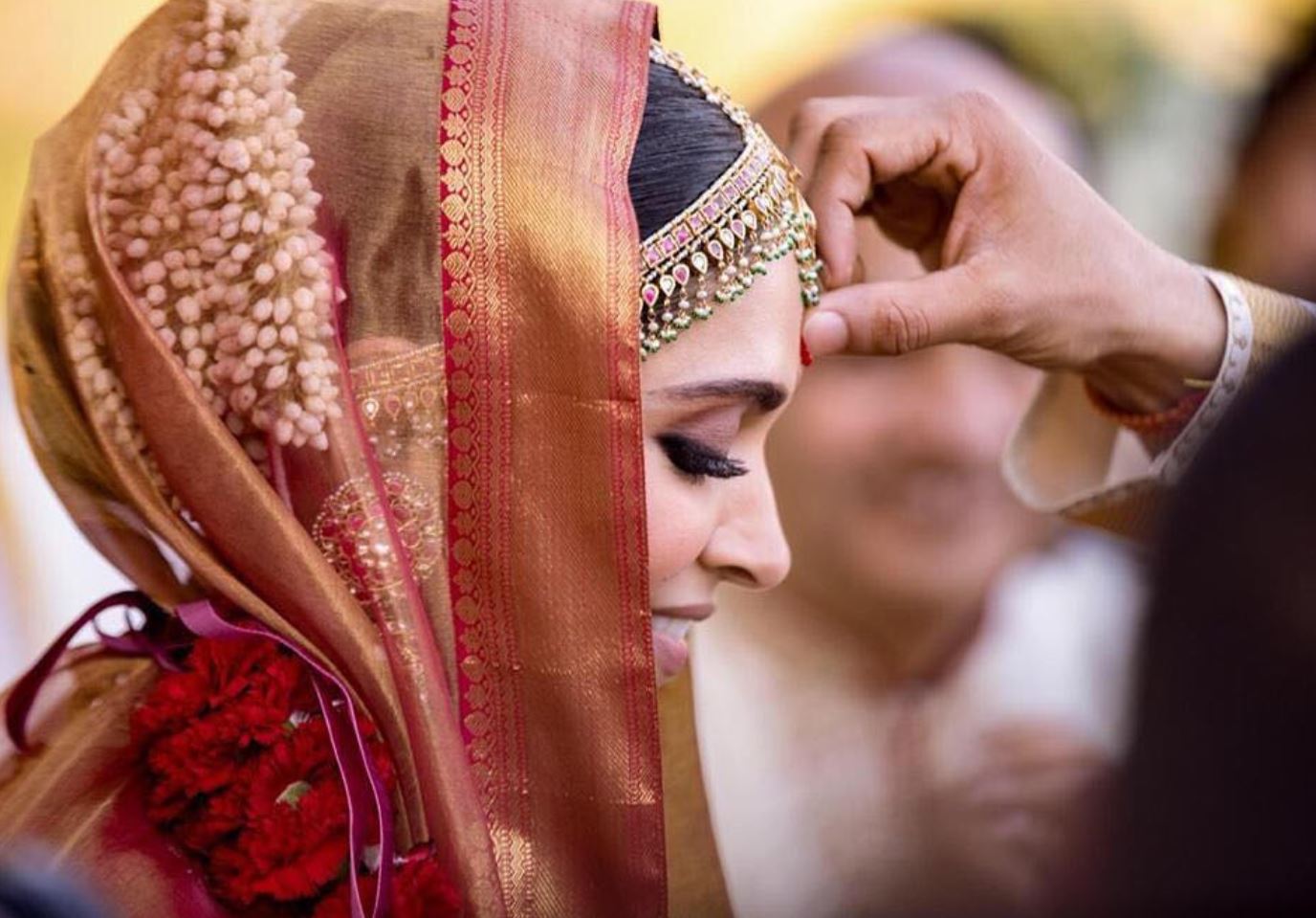 Deepika and Ranveer New Amazing Pictures of Wedding