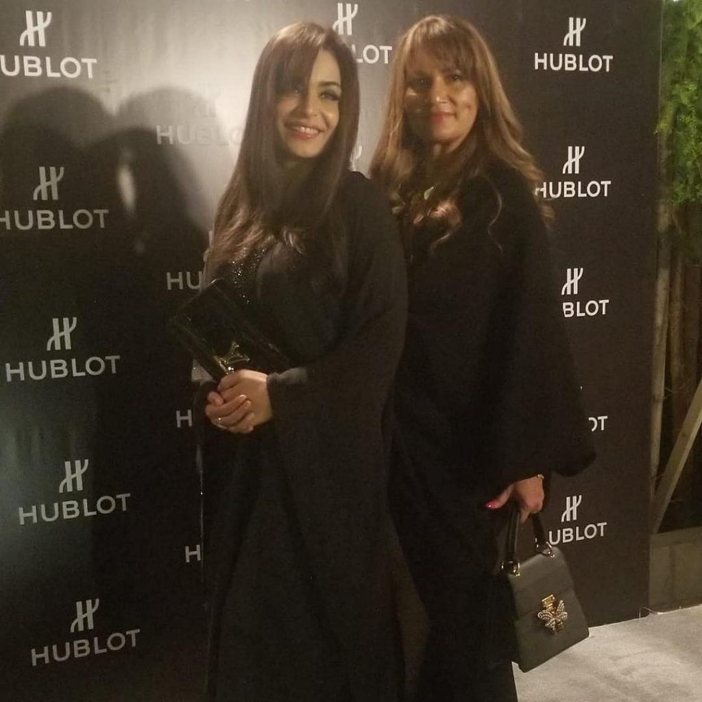 Meera Jee Spotted In Black At An Event