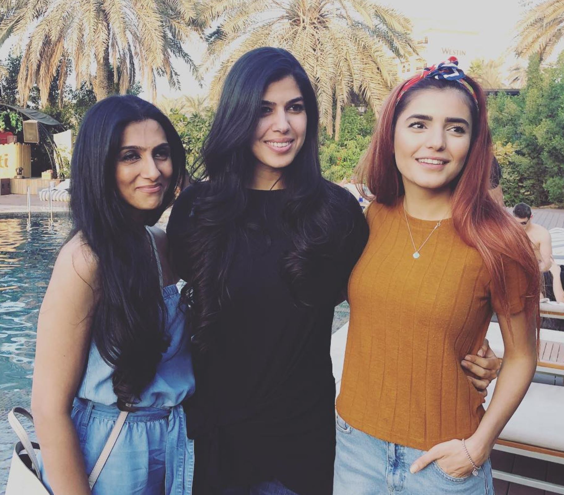 Momina Mustehsan Celebrates Diwali With Her Friends