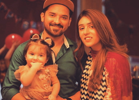 Nouman Habib With Wife And Daughter