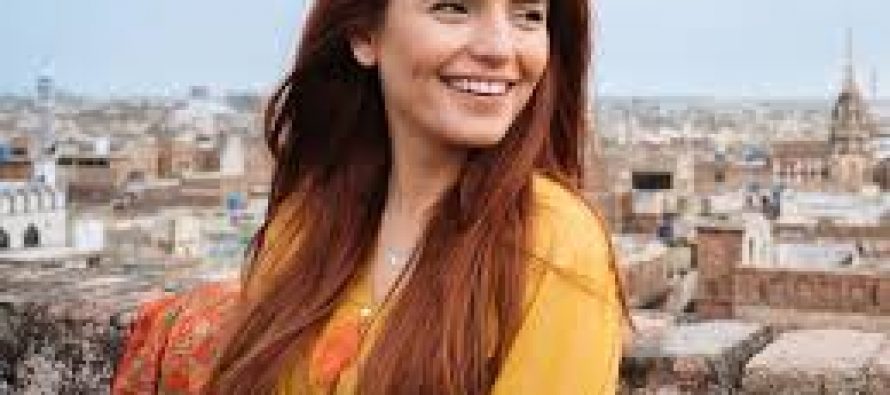 Momina Mustehsan Celebrates Diwali With Her Friends