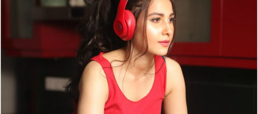 Hina Altaf Gets Trolled Over A Picture She Posted On Instagram