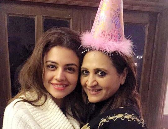 Zara Noor Abbas Pays Tribute To Mother Asma Abbas