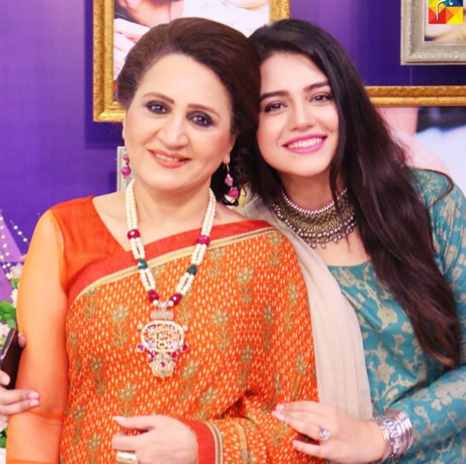 Zara Noor Abbas Pays Tribute To Mother Asma Abbas