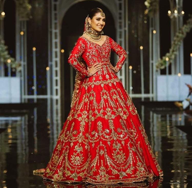 Ayeza Khan Exclusive Pictures From Bridal Couture Week