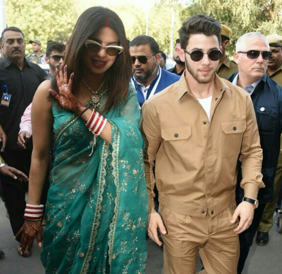 Nick Jonas And Priyanka Chopra Spotted At The Airport