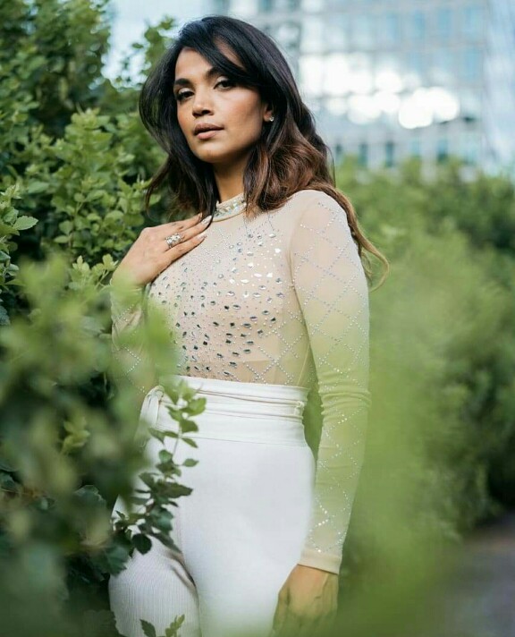 Aamina Sheikh Looks Wonderful In Latest Clicks