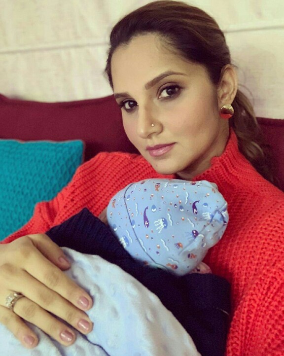 Sania Mirza Got Son's Foot Impressions Done