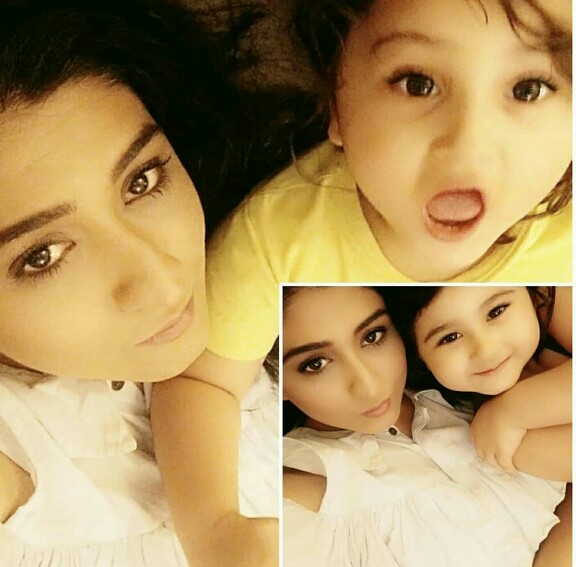 Madiha Rizvi's Latest Clicks With Beautiful Daughters
