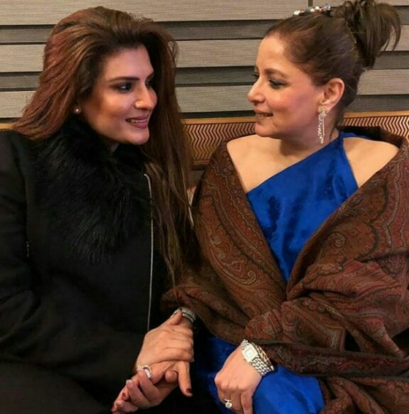 Resham Spends Time With Babra Shareef