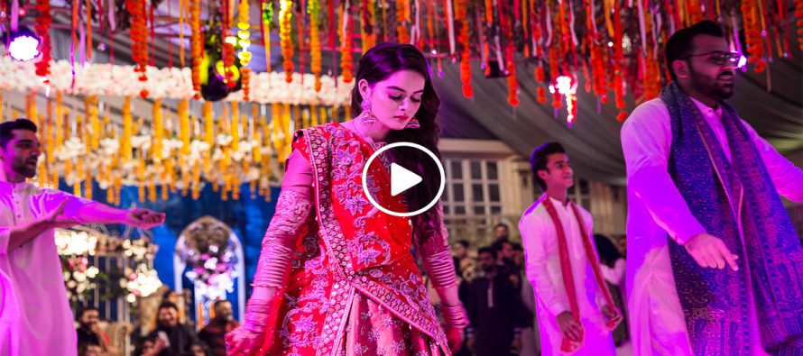 Minal Khan Performed On Aineeb Mehndi