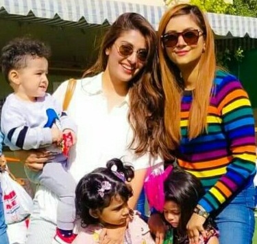 Ayeza Khan And Afifa Jibran With Kids