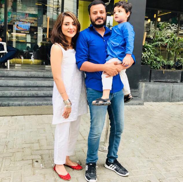 Latest Pictures Of Sana Askari With Her Husband and Son