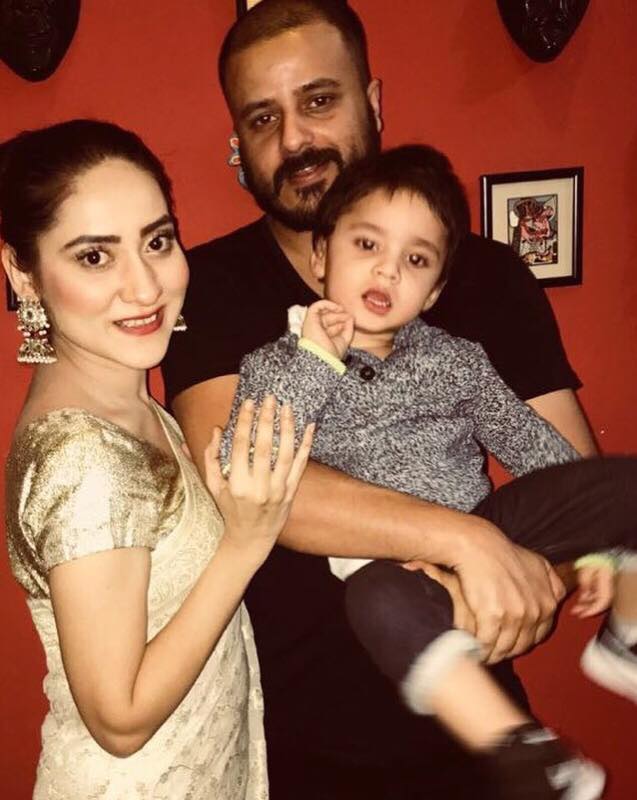 Latest Pictures Of Sana Askari With Her Husband and Son