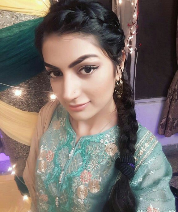 Mehwish Qureshi's Sister Is Also An Actress