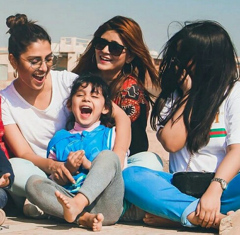 Ayeza Khan Spends Time With Family On The Beach