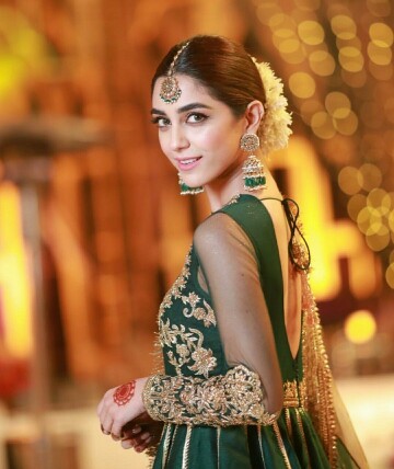 Maya Ali Looks Stunning At A Mehendi Function