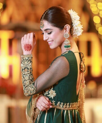 Maya Ali Looks Stunning At A Mehendi Function