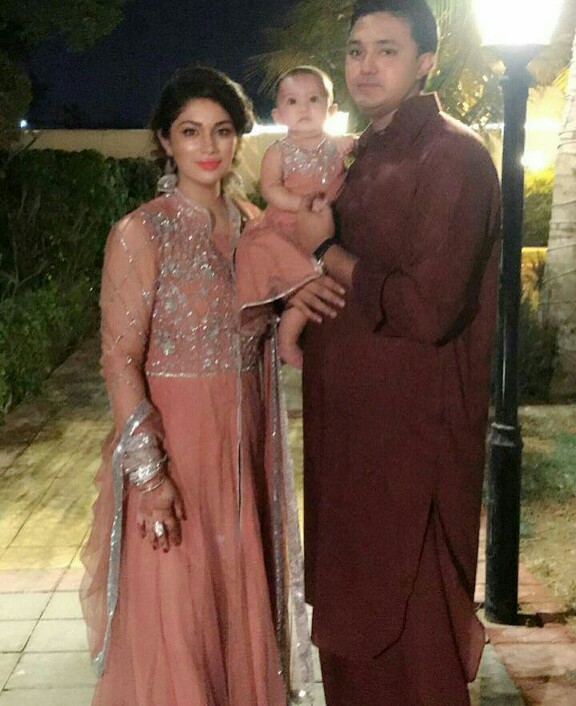 Sidra Batool Looked Gorgeous As She Attended A Wedding With Family
