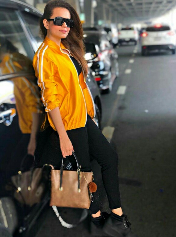 Sumbul Iqbal Is Vacation Style Goals