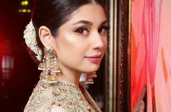 Sidra Batool Looked Gorgeous As She Attended A Wedding With Family