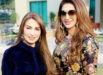 Reema Khan, Resham And Sana Fakhar Spotted At A Wedding