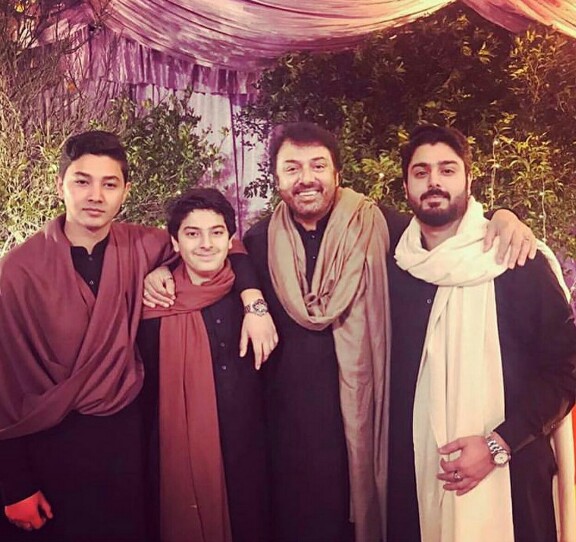 Noman Ijaz's Latest Pictures With His Family